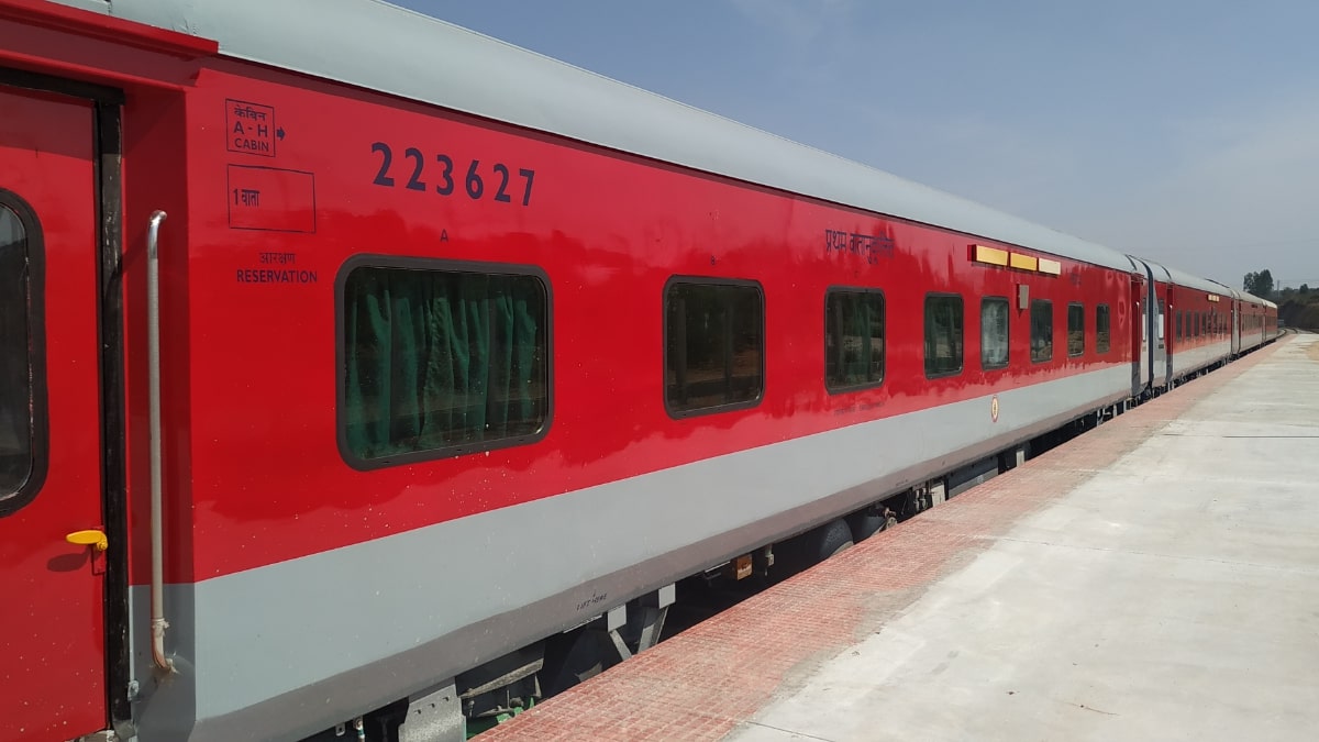 Udyan express set to run at 130 KMPH between Pune and Daund
